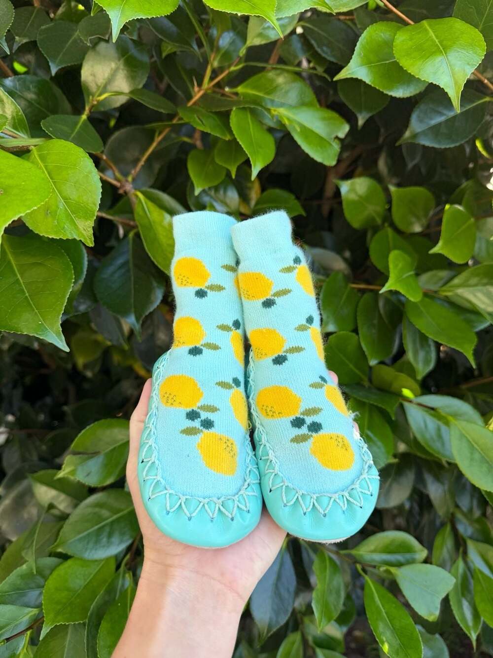Hanna Andersson Lemon Print Slipper Socks with Leather Sole